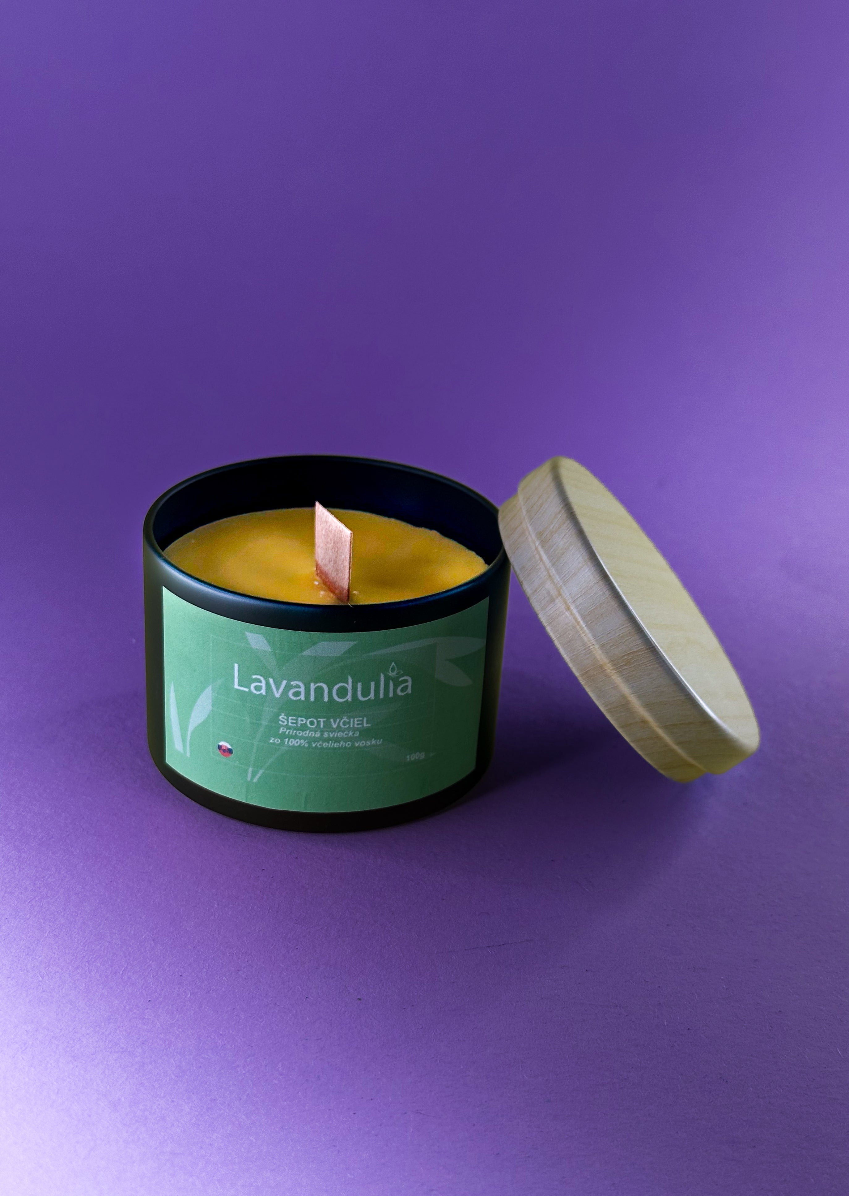 Bee Whispers – a natural candle made from 100% beeswax
